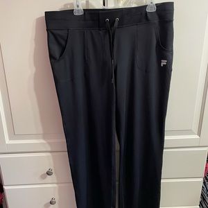 Black sweatpants with pockets